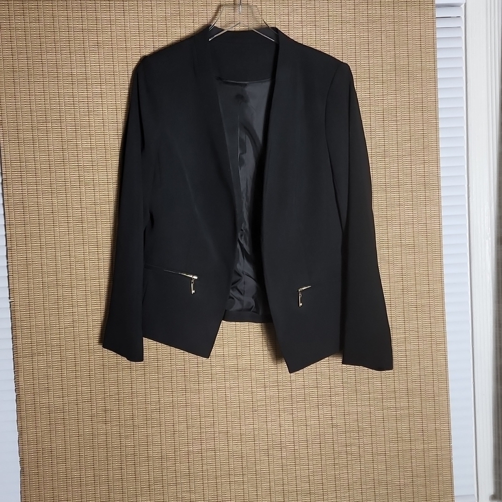Black Jacket With Zipper Pocket